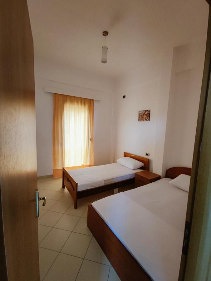El Rio Apartments Sarandë Exterior foto