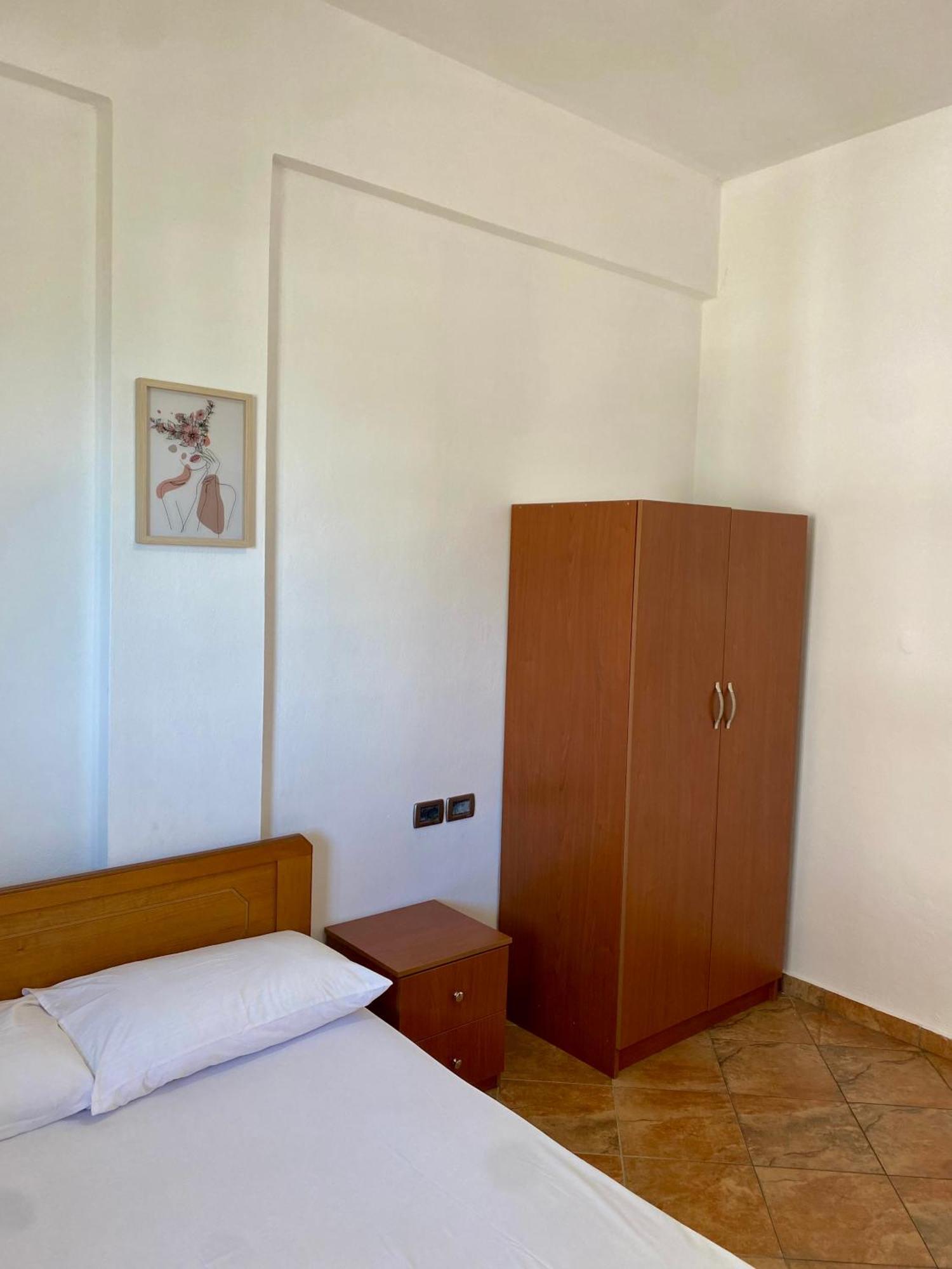 El Rio Apartments Sarandë Exterior foto